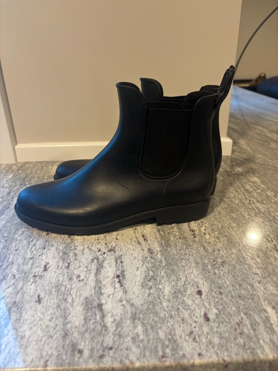 T.J.Maxx Shoes - Black Chelsea Ankle Rubber Boots